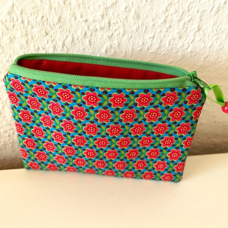 Kleines Schminktäschchen Etui Blumen rot grün