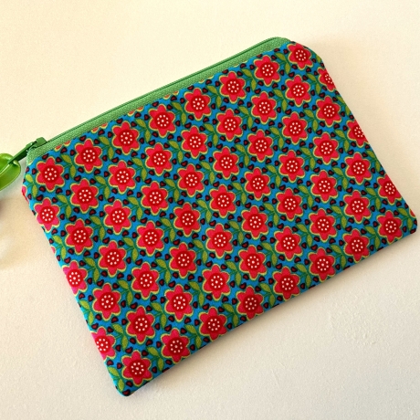 Kleines Schminktäschchen Etui Blumen rot grün