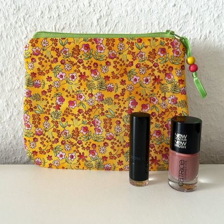 Schminktäschchen Etui abgerundet gelb grün rot Blümchen