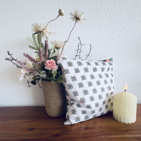 Duftendes Zirbenkissen - aus dem Allgäu ca. 25x25 cm