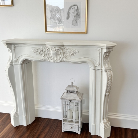 Schöne Konsole, Kaminverkleidung. Wanddekoration. 116 cm.