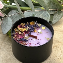 Duftkerze Flieder handmade mit Holzdocht