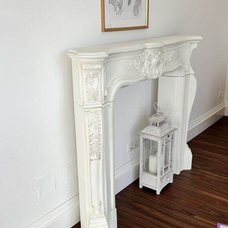 Schöne Konsole, Kaminverkleidung. Wanddekoration. 116 cm.