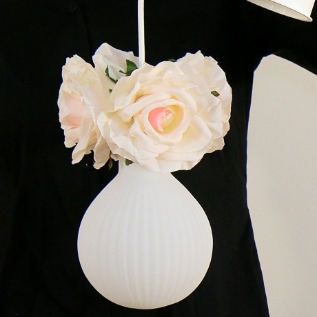 Romantische Lampe mit Rosenblüten in Pastell f. das Mädchenzimmer