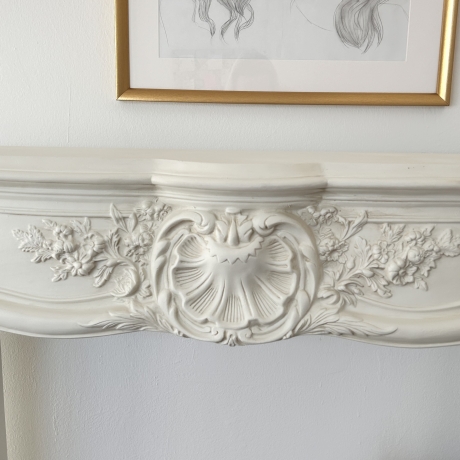 Schöne Konsole, Kaminverkleidung. Wanddekoration. 116 cm.