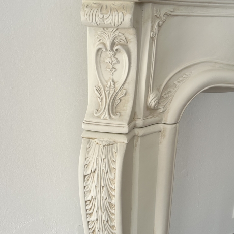 Schöne Konsole, Kaminverkleidung. Wanddekoration. 116 cm.