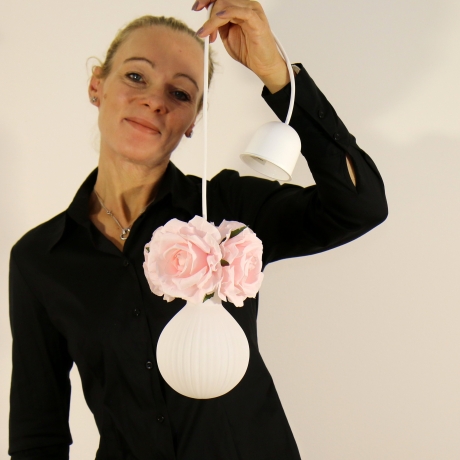 Romantische Lampe mit Rosa Rosenblüten für das Mädchenzimmer