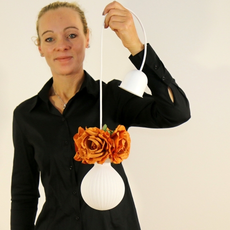 Romantische Lampe mit Blumen & Rosenblüten in der Farbe Cognac