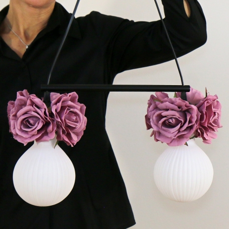 Romantische Lampe mit Blumen & Rosenblüten in Lila, Unikat