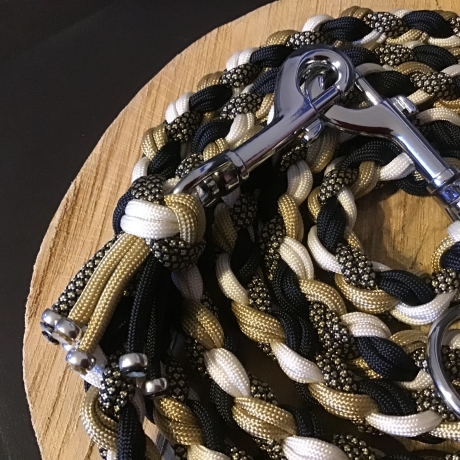 „Schlicht und schick“ geflochtene Paracord-Hundeleine verstellbar