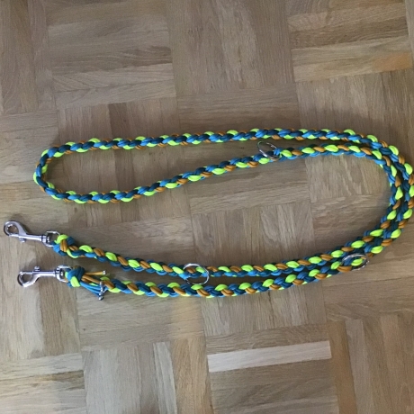 „Super schön“ geflochtene Paracord-Hundeleine verstellbar