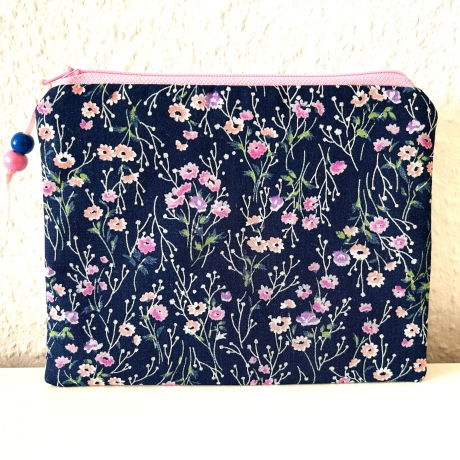 Flaches Schminktäschchen Dunkelblau Rosa Violett Blümchen 18x14cm