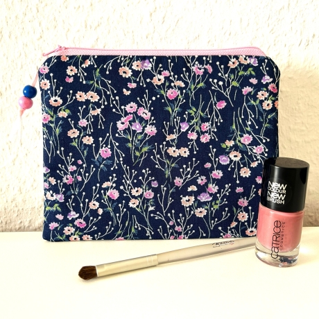 Flaches Schminktäschchen Dunkelblau Rosa Violett Blümchen 18x14cm
