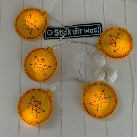 Schiffe Lichterkette Aufsatz ITH 5 maritime Stickdatei Boote