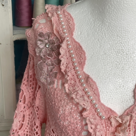 Jacke Strickjacke Bohojacke mit Rüschen und Perlen Taschenwerk