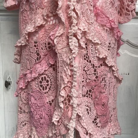 Jacke Strickjacke Bohojacke mit Rüschen und Perlen Taschenwerk