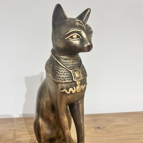 Schöne Figur einer ägyptischen Katze. Bastet 31 cm.