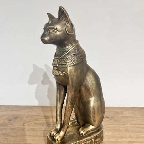 Schöne Figur einer ägyptischen Katze. Bastet 31 cm.