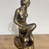 Schöne Tänzerfigur mit goldenen Akzenten. 37 cm.