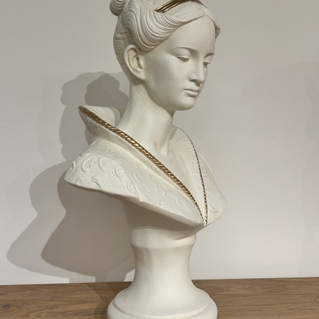 Wunderschöne Büste der Marquise. 51 cm.