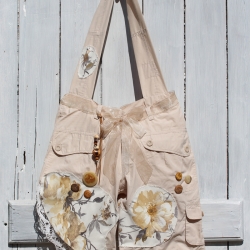 Unikat Tasche mit Spitze und Rosen Applikationen in Creme Beige 