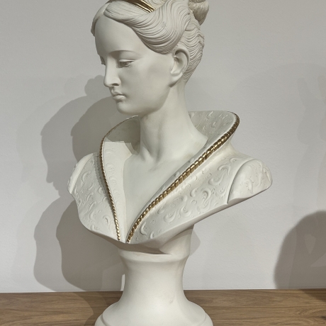 Wunderschöne Büste der Marquise. 51 cm.