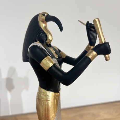 Figur der ägyptischen Gott Thot. 29 cm.