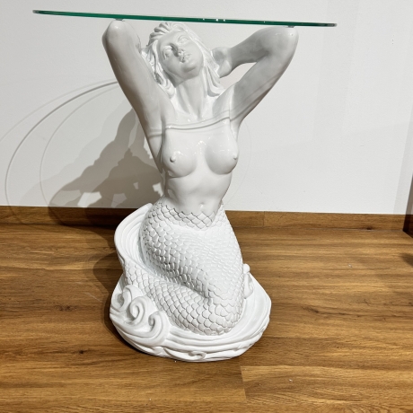 Wunderschöner Tisch, sitzende Meerjungfrau. 56 cm.