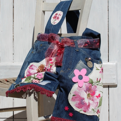 Unikat Tasche mit Rosen Dekor und Spitzenborte in Fuchsia Pink