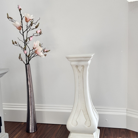 Wunderschön verzierte Säule. 70 cm.