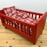 Vintage Puppenbett aus Holz rot Puppenbettwäsche Puppenmöbel