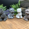 Handgefertigter Terrier aus Stein/Sand/Glas und Harz