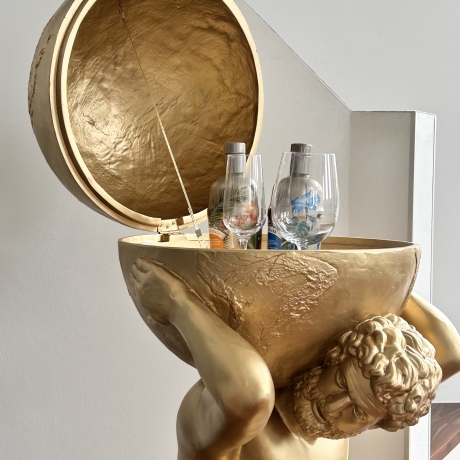 Atlas der Bars mit Kuppel. 109 cm.