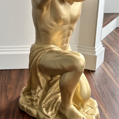 Atlas der Bars mit Kuppel. 109 cm.