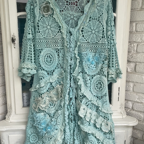 Jacke Strickjacke 34 bis 46 mit Rüschen und Perlen Taschenwerk