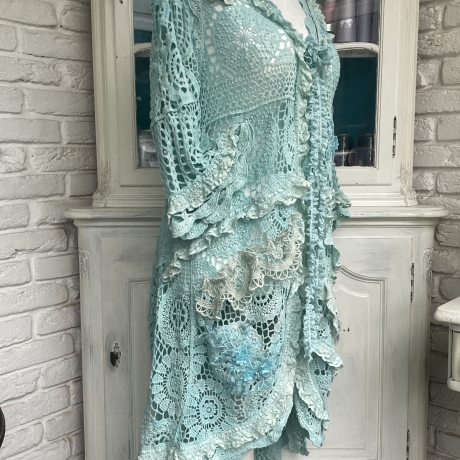 Jacke Strickjacke 34 bis 46 mit Rüschen und Perlen Taschenwerk