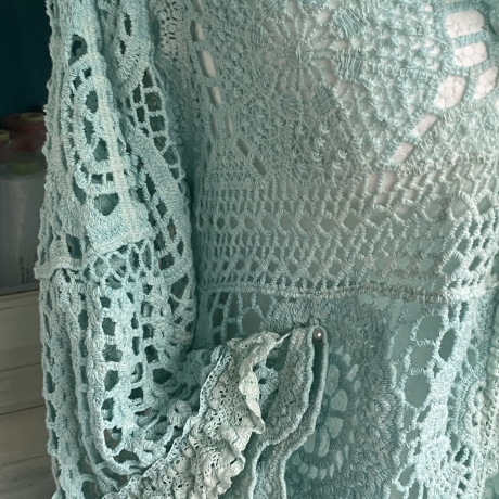 Jacke Strickjacke 34 bis 46 mit Rüschen und Perlen Taschenwerk