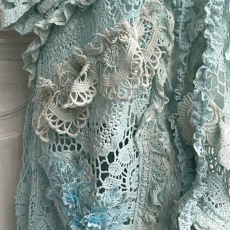 Jacke Strickjacke 34 bis 46 mit Rüschen und Perlen Taschenwerk