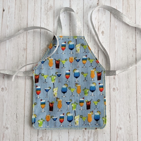 Flaschenschürze Wein Weib Gesang Stickdatei 3 Versionen 12x15cm 