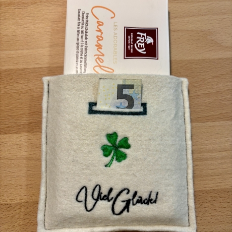Bestickte Wunscherfüller aus Filz