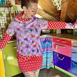 Langer Kapuhzenpulli Größe 40