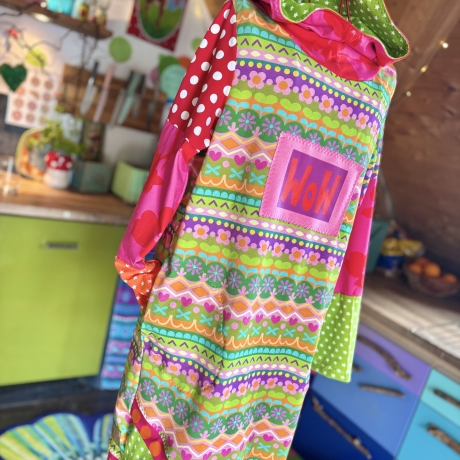 Kapuhzenkleid Größe 40