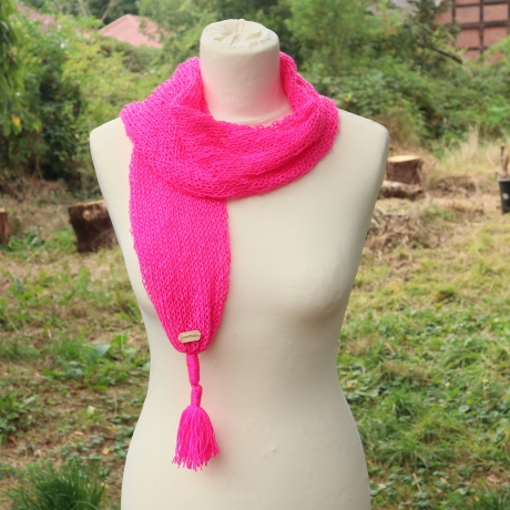 Schal gestrickt Wickelschal pink leicht Strickmode schmal 