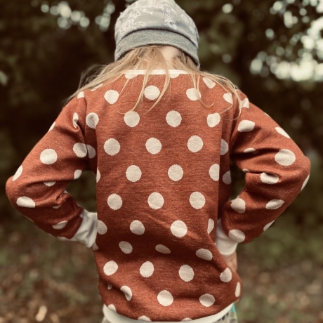 Süßer Sweater in Rostbraun für Baby und Kind
