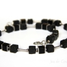 kurze Onyx-Würfel-Halskette in Schwarz mit Edelstahl-Elementen