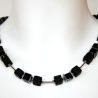 kurze Onyx-Würfel-Halskette in Schwarz mit Edelstahl-Elementen