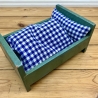 vintage Puppenbett aus Holz, handgemacht Unikat, grünblau, Maileg