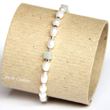 Armband (elastisch) aus Süßwasserzuchtperlen und Amazonit-Würfel