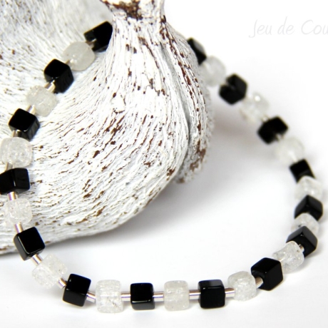 schwarze Onyx- und Crash-Bergkristall-Würfel-Armband (elastisch)