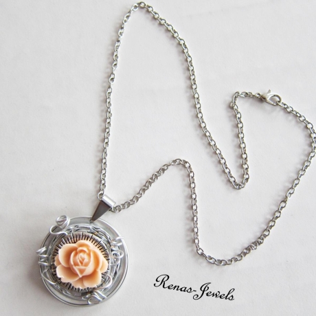 Kette kurz mit Anhänger Blume silberfarben Pfirsich Upcycling
